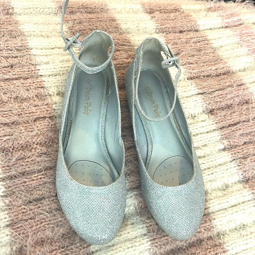 Ladies Silver sparkly flats